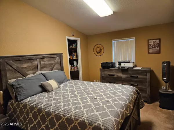 Congress, AZ 85332,23300 W Mule Deer Lane #2