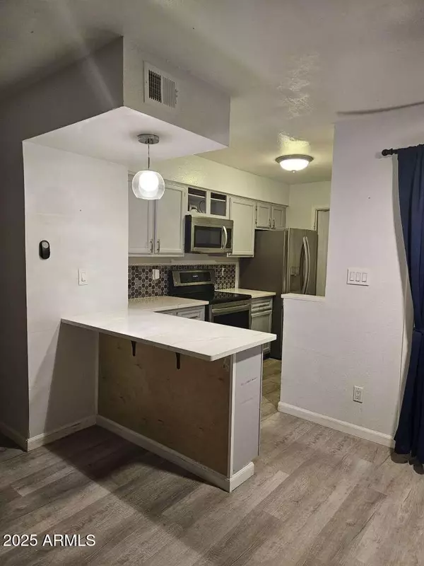 Mesa, AZ 85201,2220 W DORA Street #114