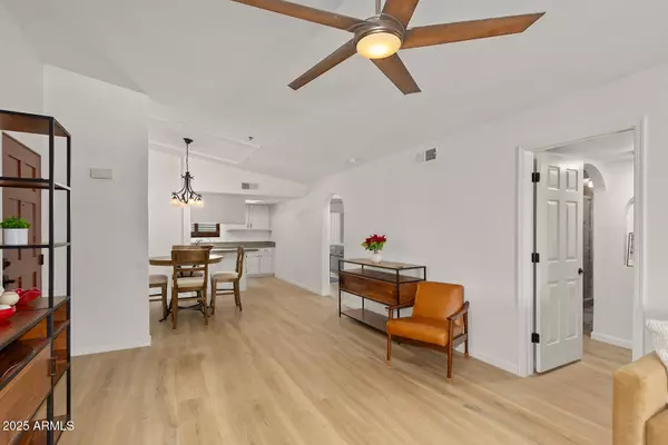 Scottsdale, AZ 85251,3031 N CIVIC CENTER Plaza #345