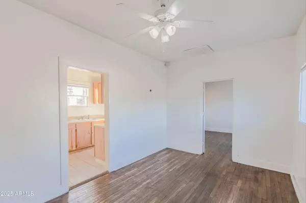 Phoenix, AZ 85009,2032 W ADAMS Street #3