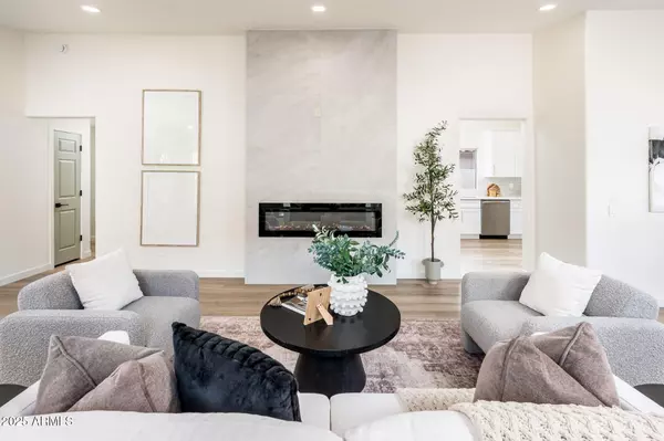 Mesa, AZ 85205,1038 N ALVARO Street