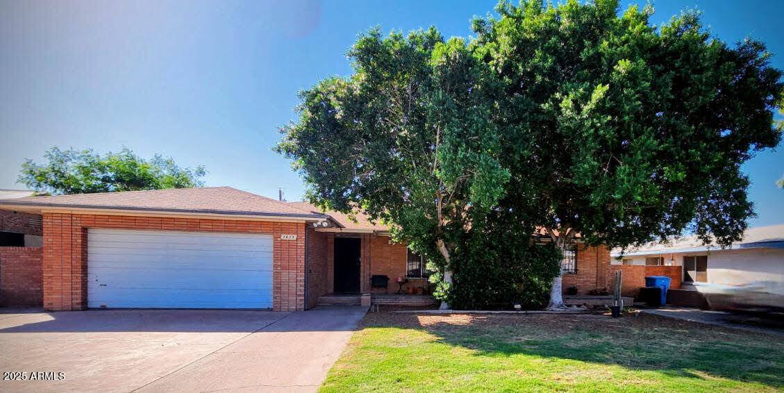 1829 W FAIRMOUNT Avenue, Phoenix, AZ 85015