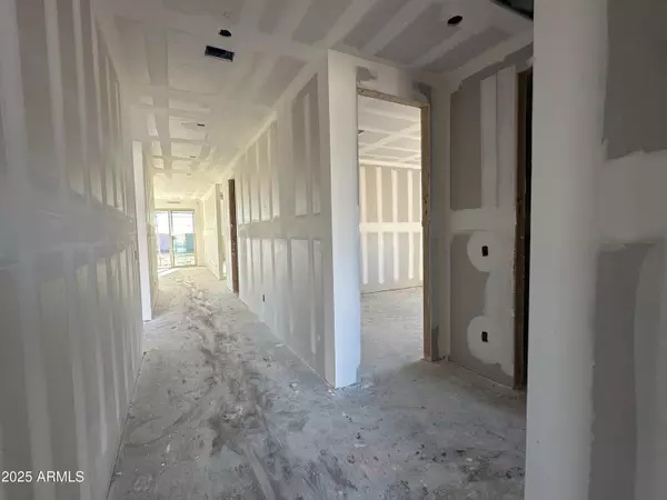 Peoria, AZ 85383,7727 W SADDLEHORN Road