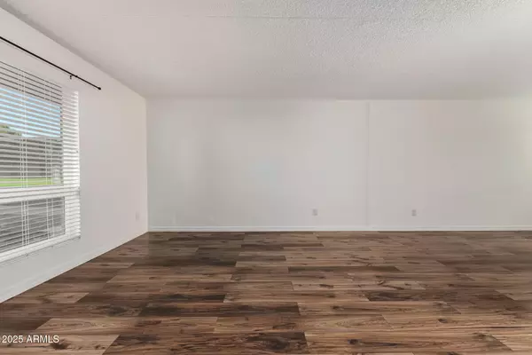 Phoenix, AZ 85020,7141 N 16TH Street #35