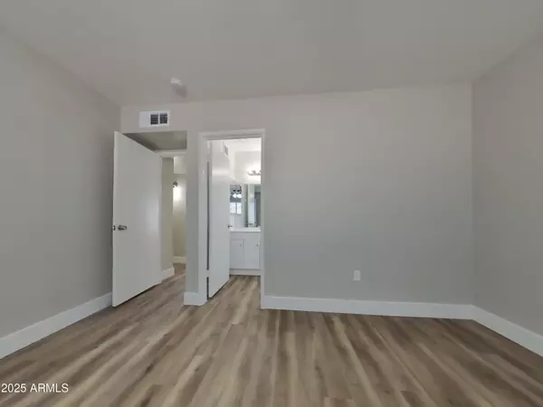 Tempe, AZ 85282,1128 W HERMOSA Drive