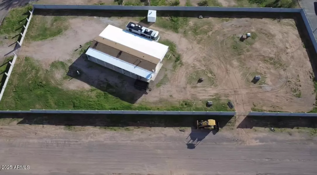 1975 W SMOKETREE Street, Apache Junction, AZ 85120