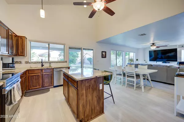 Gilbert, AZ 85234,1337 N THUNDERBIRD Court