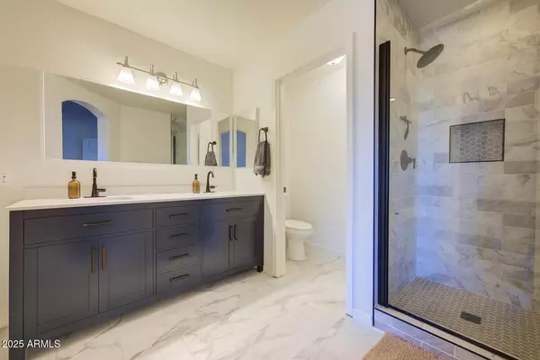 Gilbert, AZ 85234,1337 N THUNDERBIRD Court