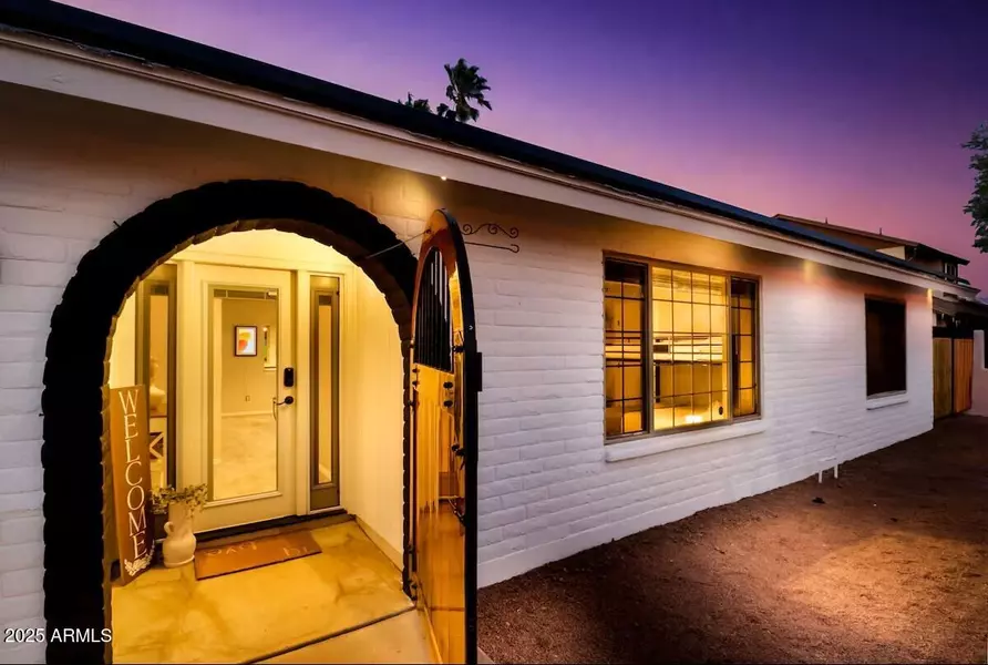 922 W Monte Avenue, Mesa, AZ 85210