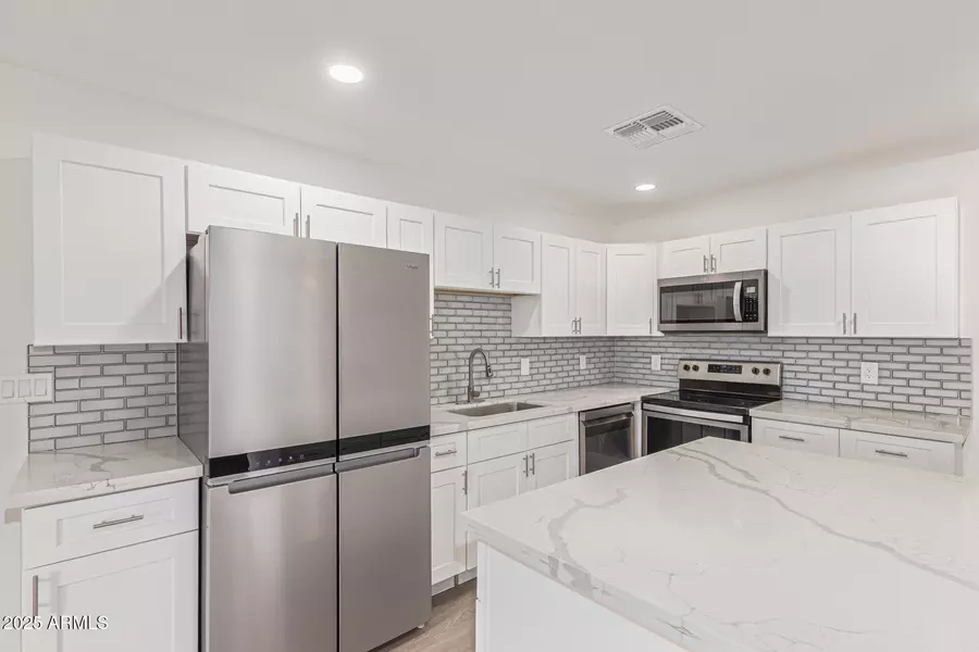 5559 N 62ND AVE Avenue, Glendale, AZ 85301