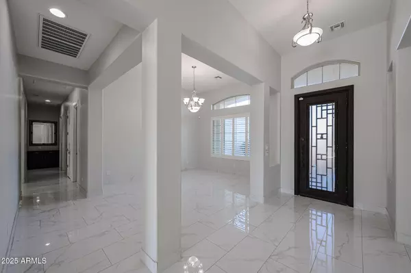 Cave Creek, AZ 85331,6327 E DIXILETA Drive E