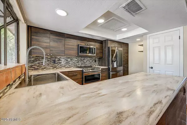 Fountain Hills, AZ 85268,14256 N FOUNTAIN HILLS Boulevard