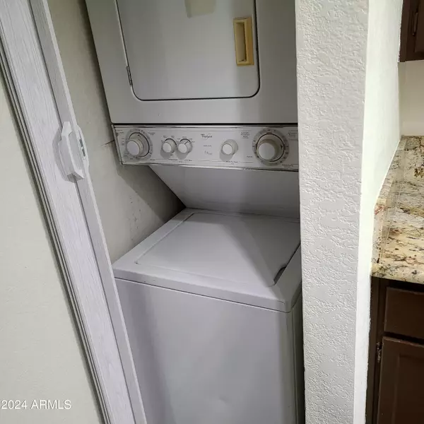 Phoenix, AZ 85008,4211 E PALM Lane #208