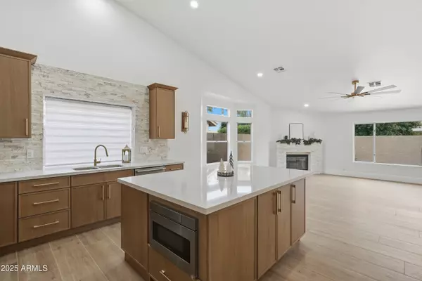 Peoria, AZ 85382,18637 N 85TH Lane