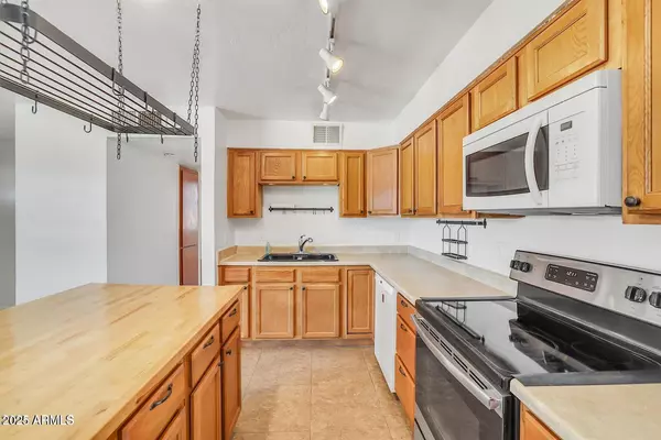 Tempe, AZ 85282,1526 W HUNTINGTON Drive