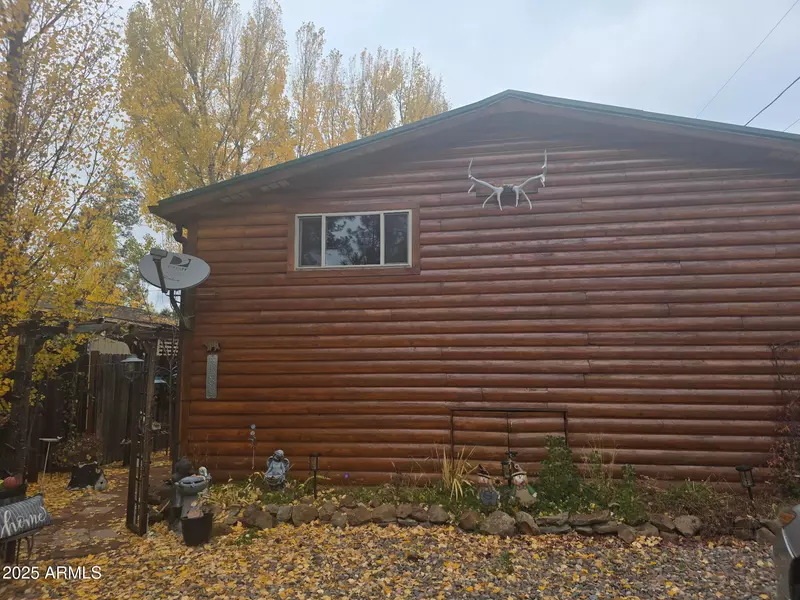 1151 E Caribou Road, Munds Park, AZ 86017