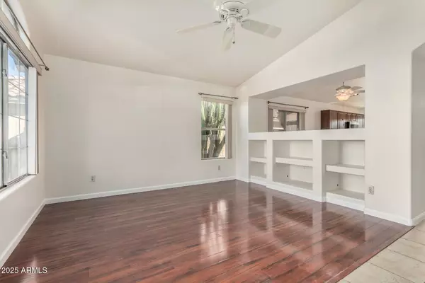 Gilbert, AZ 85233,747 W DOUGLAS Avenue