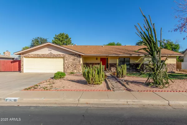 1626 E GARNET Avenue, Mesa, AZ 85204