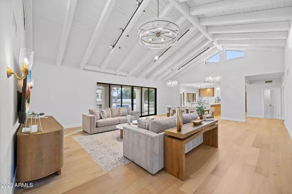 Scottsdale, AZ 85260,10111 E CHOLLA Street