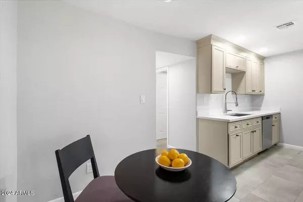 Scottsdale, AZ 85250,7430 E CHAPARRAL Road #A258