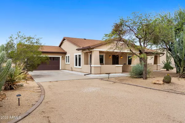 832 E MADDOCK Road, Phoenix, AZ 85086