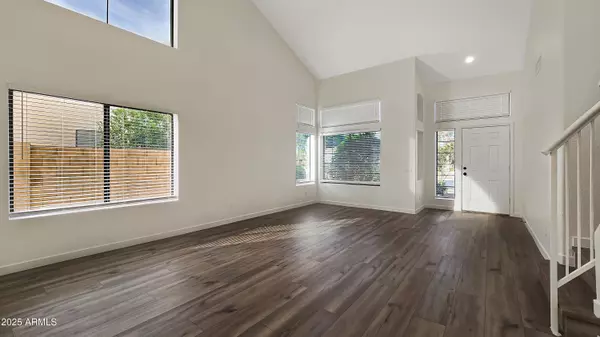 Phoenix, AZ 85023,2119 W TRACY Lane