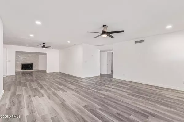 Tempe, AZ 85282,1873 E ELLIS Drive