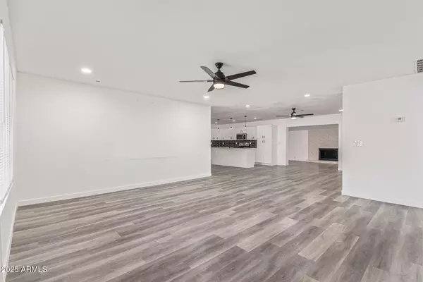 Tempe, AZ 85282,1873 E ELLIS Drive