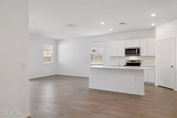 Wittmann, AZ 85361,18464 W HACKAMORE Drive