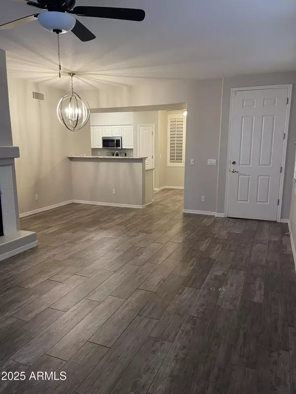 Scottsdale, AZ 85254,15221 N CLUBGATE Drive #1081