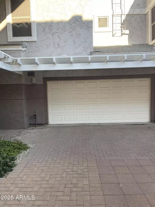 Scottsdale, AZ 85254,15221 N CLUBGATE Drive #1081