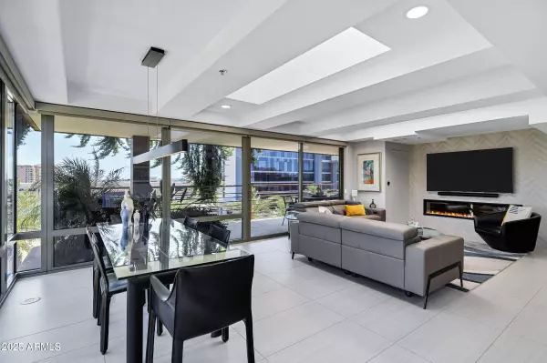 Scottsdale, AZ 85251,7137 E RANCHO VISTA Drive #6011