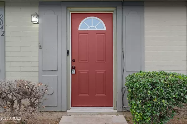 Phoenix, AZ 85015,2042 W ELM Street