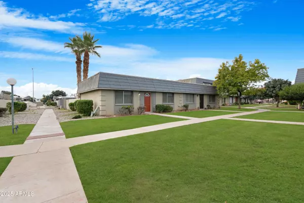 Phoenix, AZ 85015,2042 W ELM Street