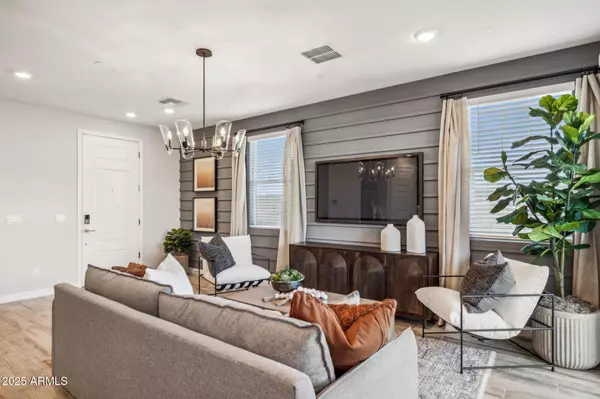 Phoenix, AZ 85054,21025 N 58TH Place