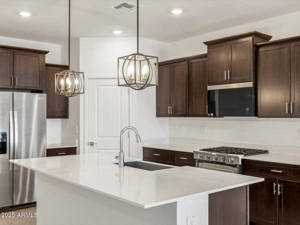 4143 W ERIK Lane, San Tan Valley, AZ 85144