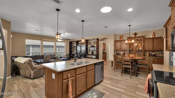 Apache Junction, AZ 85119,3301 S GOLDFIELD Road #6014