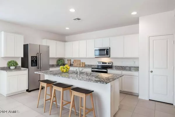 Tolleson, AZ 85353,4814 S 106TH Lane