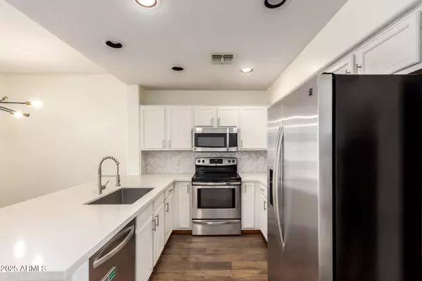 Tempe, AZ 85281,1886 E Don Carlos Avenue #147