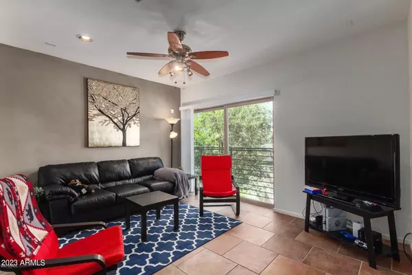 Tempe, AZ 85281,525 W LAKESIDE Drive #133