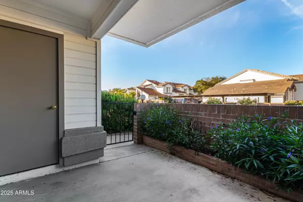 Chandler, AZ 85224,2201 N COMANCHE Drive #1067