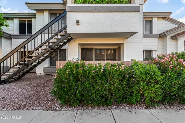 Chandler, AZ 85224,2201 N COMANCHE Drive #1067