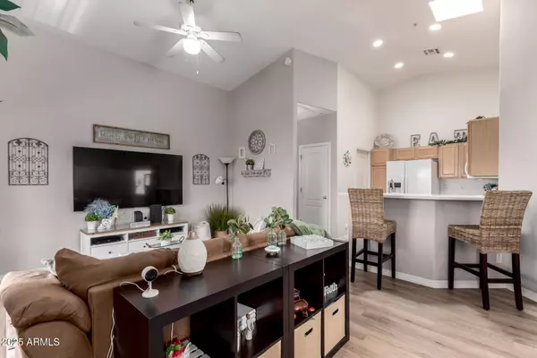 Mesa, AZ 85202,1406 W EMERALD Avenue #102