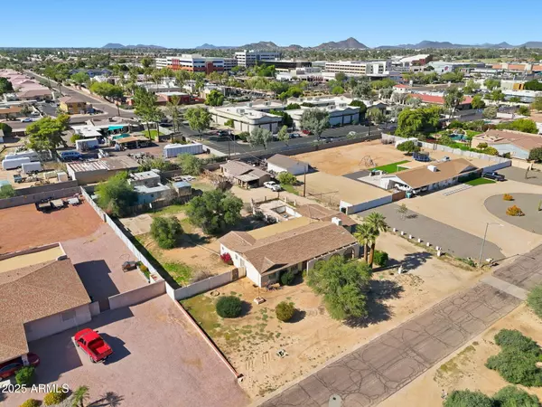 Phoenix, AZ 85032,16436 N 40th Place