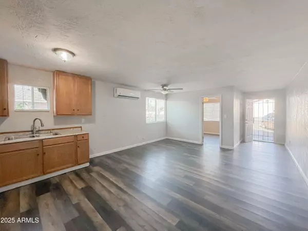 Phoenix, AZ 85051,2615 W AUGUSTA Avenue #2