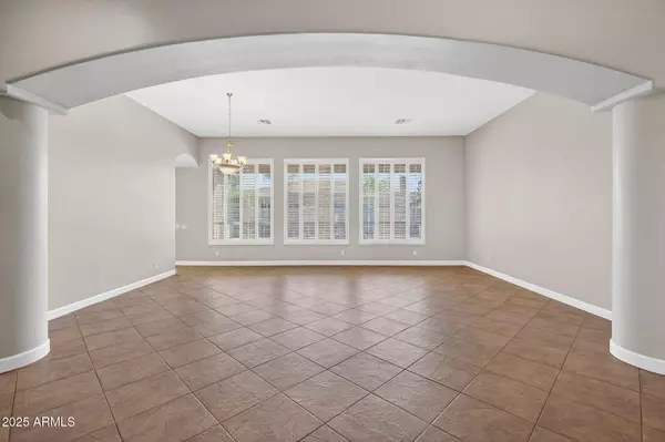 Phoenix, AZ 85083,4417 W LAWLER Loop