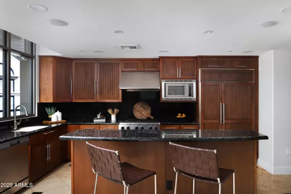 Phoenix, AZ 85016,2402 E ESPLANADE Lane #1001