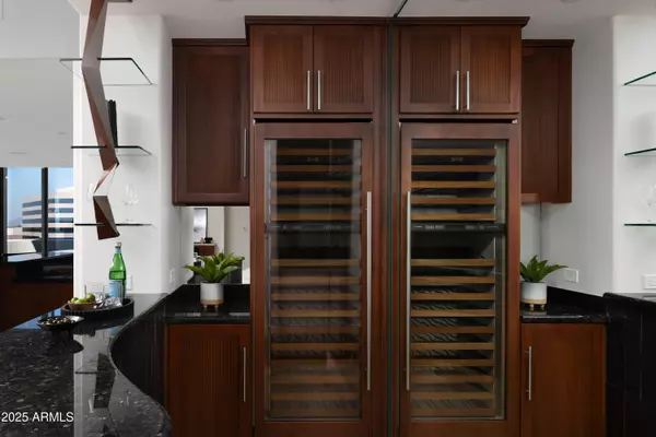 Phoenix, AZ 85016,2402 E ESPLANADE Lane #1001