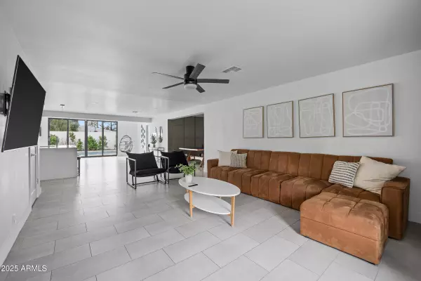 Phoenix, AZ 85018,4132 N 34TH Place