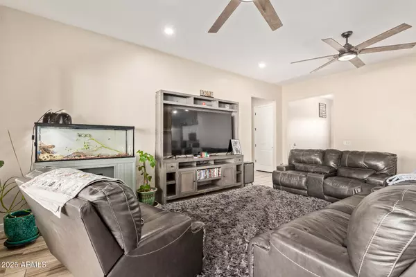 Casa Grande, AZ 85194,8998 W GARNET MOUNTAIN Drive